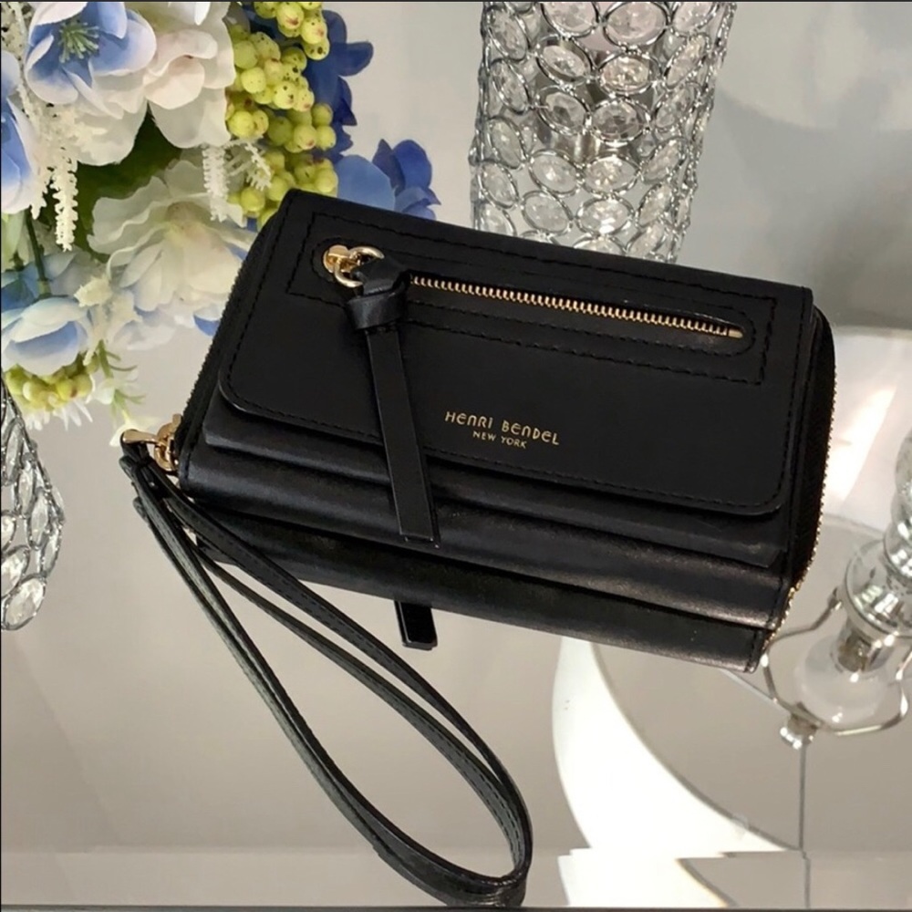 Henri Bendel black leather zipper wallet clutch